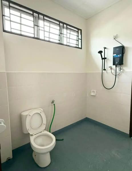 Rumah Teres 2-Tingkat untuk Disewa di Taman Pelangi Indah (Ulu Tiram) - Gerard Lo - Bathroom - PropertyGuru.com.my