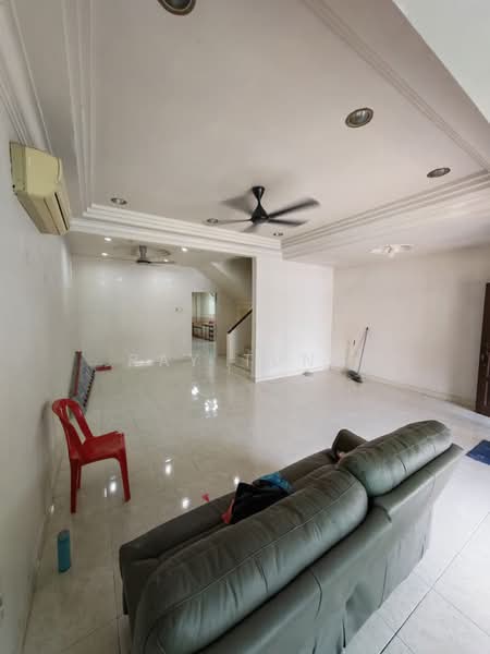 Rumah Teres 2-Tingkat untuk Dijual di Taman Desa Cemerlang (Ulu Tiram) - Ray Tung - Living Room - PropertyGuru.com.my