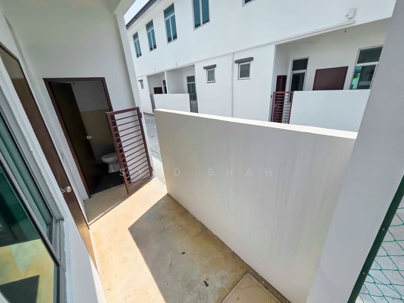 2-storey Terraced House for Sale in Jenjarom (Selangor) - Syed Shah - Exterior - PropertyGuru.com.my