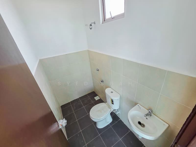 2-storey Terraced House for Sale in Jenjarom (Selangor) - Syed Shah - Bathroom - PropertyGuru.com.my