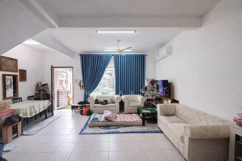 Rumah Teres 2-Tingkat untuk Dijual di Hill Park (Semenyih) - NUZULHAKIMI . - Living Room - PropertyGuru.com.my