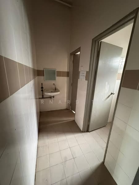 Shop / Office untuk Disewa di Denai Alam (Shah Alam) - Bernard Tay - Interior - PropertyGuru.com.my