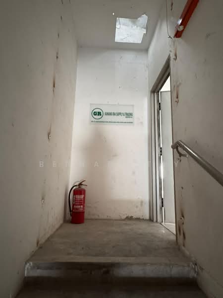 Shop / Office untuk Disewa di Denai Alam (Shah Alam) - Bernard Tay - Corridor - PropertyGuru.com.my