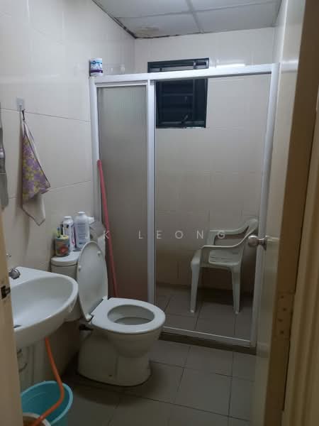 Kediaman Servis untuk Dijual di OUG Parklane - JK Leong - Bathroom - PropertyGuru.com.my