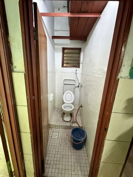 Kedai untuk Disewa di Taman Sri Andalas (Klang) - Kelly Teo - Bathroom - PropertyGuru.com.my