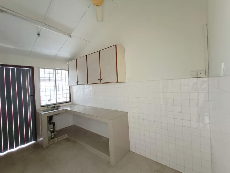 1-storey Terraced House for Sale in Taman Bukit Permai (Ampang) - Ben Mok - Kitchen - PropertyGuru.com.my