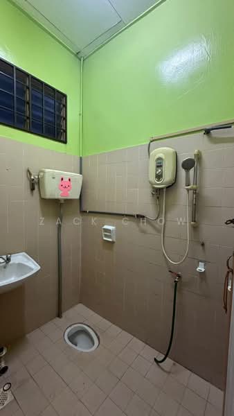 1-storey Terraced House for Sale in Taman Bukit Jaya (Ulu Tiram) - Zack Chow - Bathroom - PropertyGuru.com.my