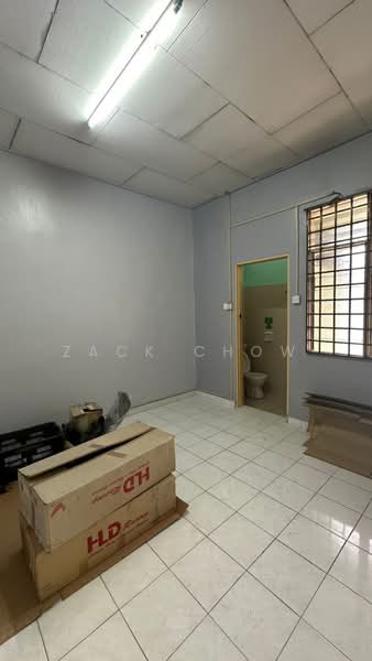 1-storey Terraced House for Sale in Taman Bukit Jaya (Ulu Tiram) - Zack Chow - Bathroom - PropertyGuru.com.my