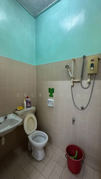 1-storey Terraced House for Sale in Taman Bukit Jaya (Ulu Tiram) - Zack Chow - Bathroom - PropertyGuru.com.my