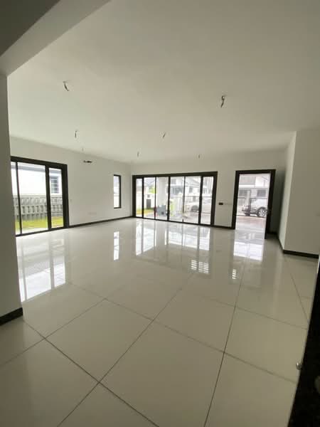Rumah Berkembar untuk Dijual di Elmina (Shah Alam) - Ka Ee - Living Room - PropertyGuru.com.my