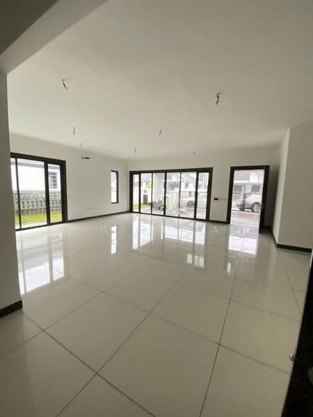 Rumah Berkembar untuk Dijual di Elmina (Shah Alam) - Winson Tam - Living Room - PropertyGuru.com.my