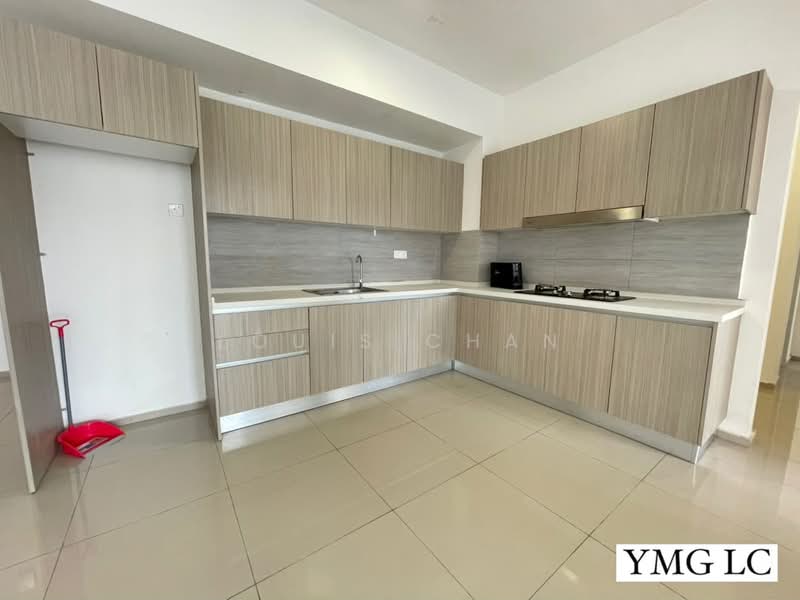 Service Residence for Rent at Gravit8, Klang - Louis Chan - Kitchen - PropertyGuru.com.my