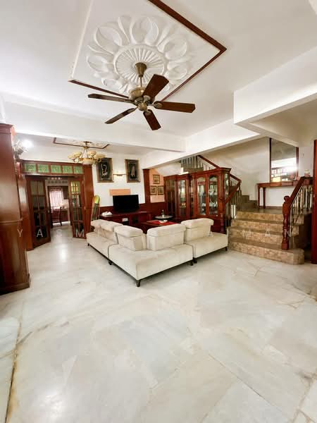 Rumah Teres 2-Tingkat untuk Dijual di Seksyen 13 (Shah Alam) - Yasmin Sulaiman - Living Room - PropertyGuru.com.my