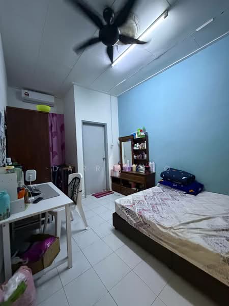 Rumah Teres 1-Tingkat untuk Dijual di Taman Senai Utama (Kulai) - Darren Ho - Bedroom - PropertyGuru.com.my