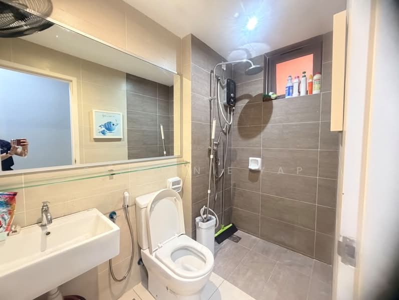 Service Residence for Rent at Gravit8, Klang - Stephanie Yap - Bathroom - PropertyGuru.com.my