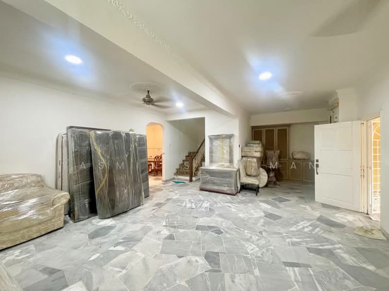 2-storey Terraced House for Sale in Subang Jaya (Selangor) - Yasmin Sulaiman - Living Room - PropertyGuru.com.my