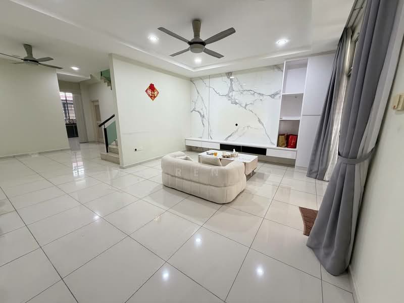 Rumah Teres 2-Tingkat untuk Dijual di Taman Dato' Chellam (Ulu Tiram) - Darren Ho - Living Room - PropertyGuru.com.my