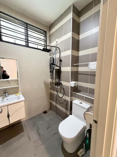 Rumah Teres 2-Tingkat untuk Dijual di Taman Dato' Chellam (Ulu Tiram) - Darren Ho - Bathroom - PropertyGuru.com.my