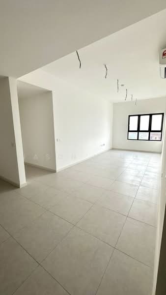 Kediaman Servis untuk Dijual di Teja @ Subang Jaya City Centre (SJCC) - Jason Vong - Living Room - PropertyGuru.com.my