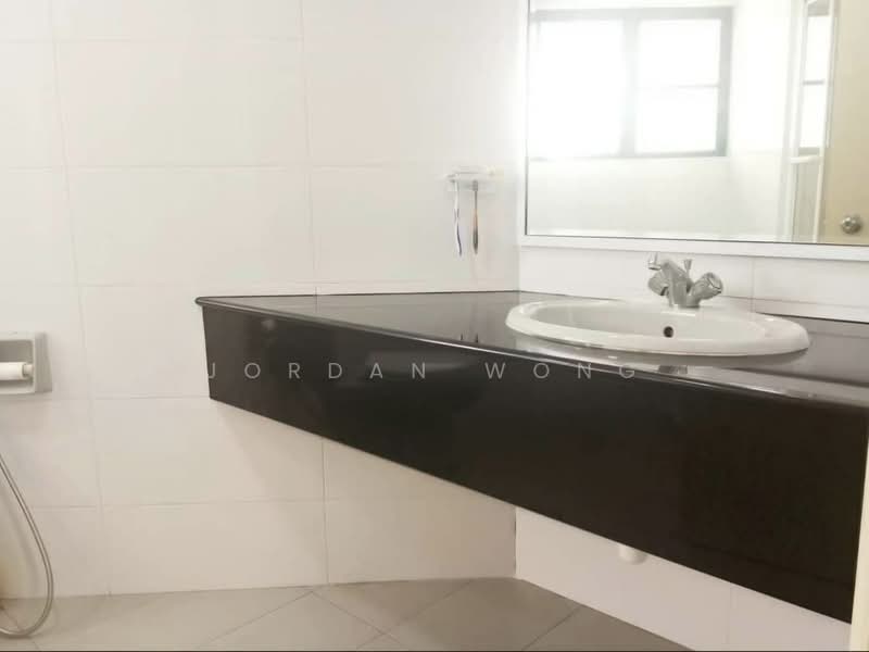 Service Residence for Sale at The Straits View DUO - Jordan Wong - Bathroom - PropertyGuru.com.my