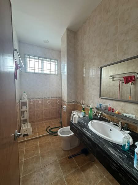 2-storey Terraced House for Sale in Taman Gaya (Ulu Tiram) - Zack Chow - Bathroom - PropertyGuru.com.my