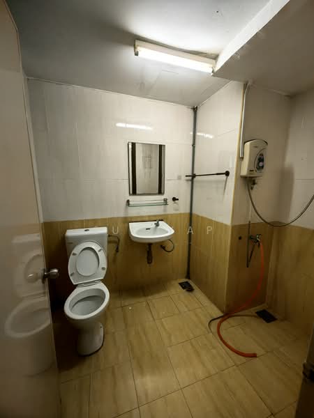 Pangsapuri untuk Disewa di Aster Court - Sun Yap - Bathroom - PropertyGuru.com.my