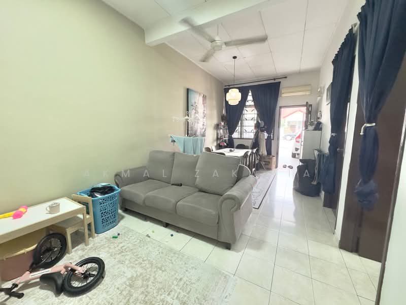 1-storey Terraced House for Sale in Taman Dato Demang (Seri Kembangan) - Akmal Zakaria - PropertyGuru.com.my