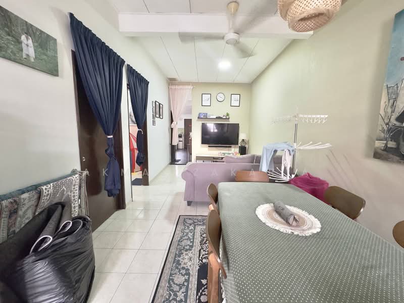 1-storey Terraced House for Sale in Taman Dato Demang (Seri Kembangan) - Akmal Zakaria - PropertyGuru.com.my
