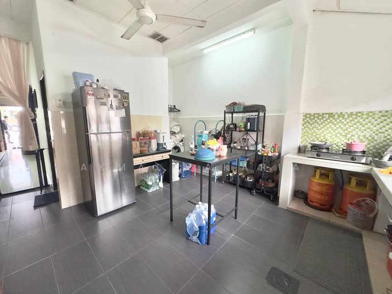 1-storey Terraced House for Sale in Taman Dato Demang (Seri Kembangan) - Akmal Zakaria - PropertyGuru.com.my