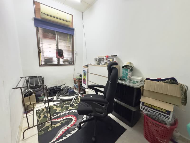 1-storey Terraced House for Sale in Taman Dato Demang (Seri Kembangan) - Akmal Zakaria - PropertyGuru.com.my