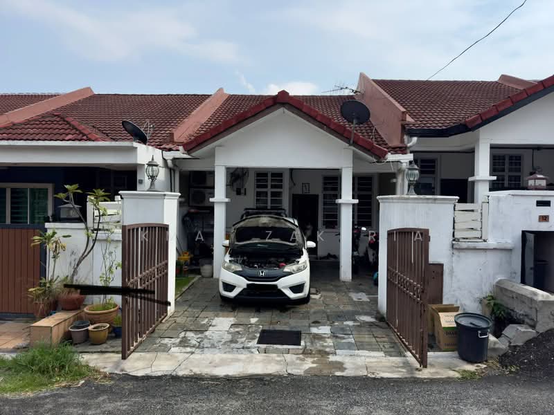 1-storey Terraced House for Sale in Taman Dato Demang (Seri Kembangan) - Akmal Zakaria - PropertyGuru.com.my