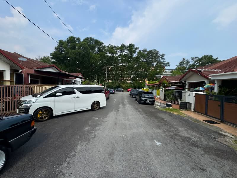 1-storey Terraced House for Sale in Taman Dato Demang (Seri Kembangan) - Akmal Zakaria - PropertyGuru.com.my