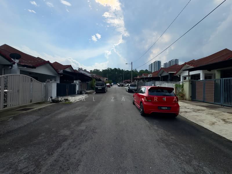 1-storey Terraced House for Sale in Taman Dato Demang (Seri Kembangan) - Akmal Zakaria - PropertyGuru.com.my