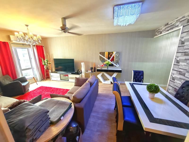 Pangsapuri untuk Dijual di Pangsapuri Mawar Sari - Yasmin Sulaiman - Living Room - PropertyGuru.com.my