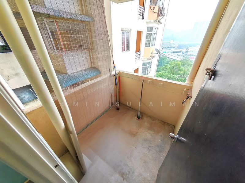 Pangsapuri untuk Dijual di Pangsapuri Mawar Sari - Yasmin Sulaiman - Balcony - PropertyGuru.com.my