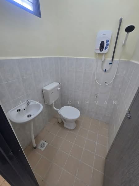 1-storey Terraced House for Sale in Rantau (Negeri Sembilan) - Azrul Othman - Bathroom - PropertyGuru.com.my