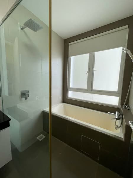 Kondominium untuk Disewa di The Park Residences 1 - Rita Loh - Bathroom - PropertyGuru.com.my