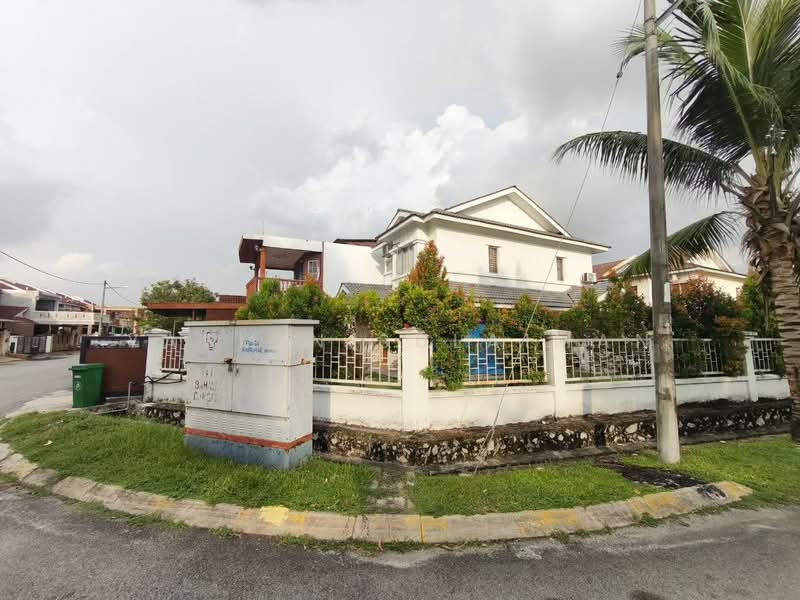 2-storey Terraced House for Sale in Saujana Utama 2 (Ijok) - Yasmin Sulaiman - Exterior - PropertyGuru.com.my