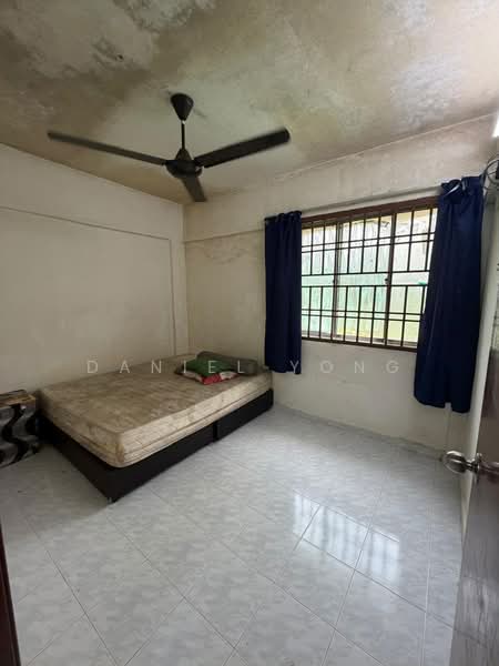 Rumah Flat untuk Dijual di Ketapang Flat - Daniel Yong - Bedroom - PropertyGuru.com.my