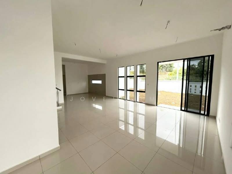 Rumah Teres untuk Dijual di Taman Desa Tebrau (Tebrau) - Jovel Lim - Living Room - PropertyGuru.com.my