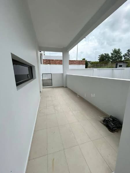 Rumah Teres untuk Dijual di Taman Desa Tebrau (Tebrau) - Jovel Lim - Balcony - PropertyGuru.com.my