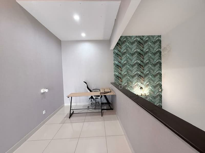 Rumah Teres 2-Tingkat untuk Dijual di Telok Panglima Garang (Selangor) - Elyn Soo - Study - PropertyGuru.com.my