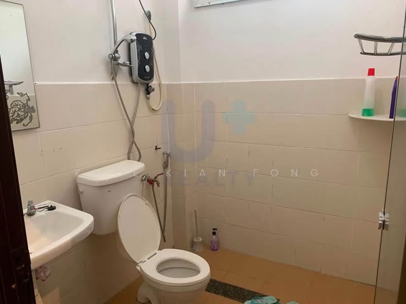 Rumah Teres 2-Tingkat untuk Disewa di Kuantan (Pahang) - Kwee Kian Fong - Bathroom - PropertyGuru.com.my