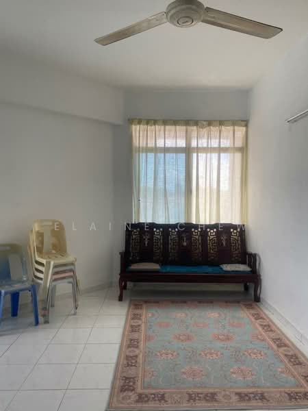 Kondominium untuk Disewa di University Heights - Elaine Chew - Living Room - PropertyGuru.com.my