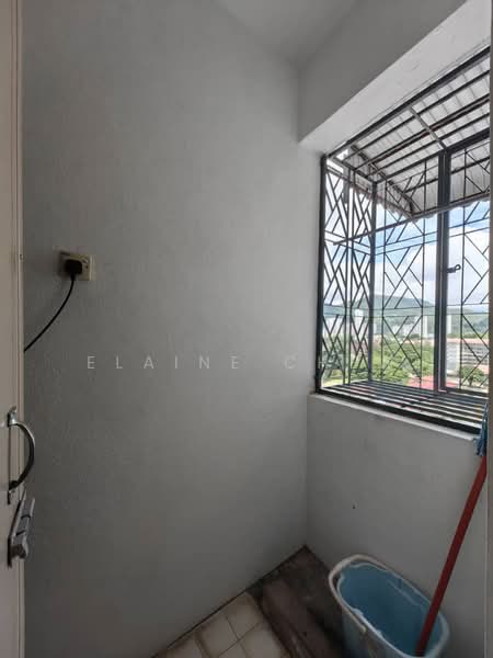 Kondominium untuk Disewa di University Heights - Elaine Chew - Balcony - PropertyGuru.com.my