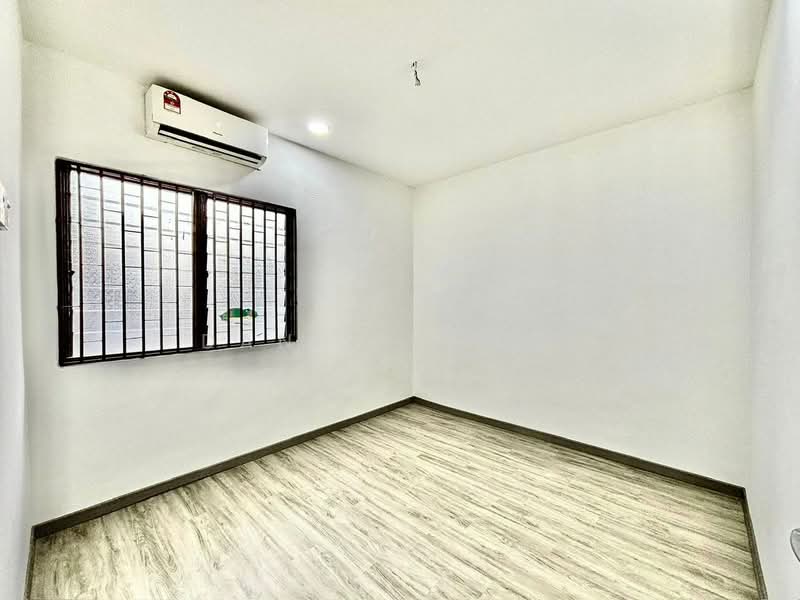 Flat for Sale at Flat Bandar Selesa Jaya @ Jalan Silat Gayong - Daniel Yong - Interior - PropertyGuru.com.my