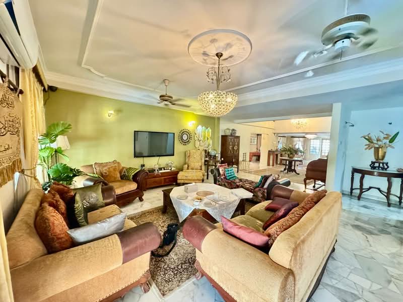 Bungalow House for Sale in Seksyen 12 (Shah Alam) - Sa'a Nordin - Living Room - PropertyGuru.com.my