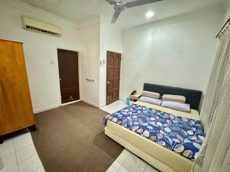 Bungalow House for Sale in Seksyen 12 (Shah Alam) - Sa'a Nordin - Bedroom - PropertyGuru.com.my