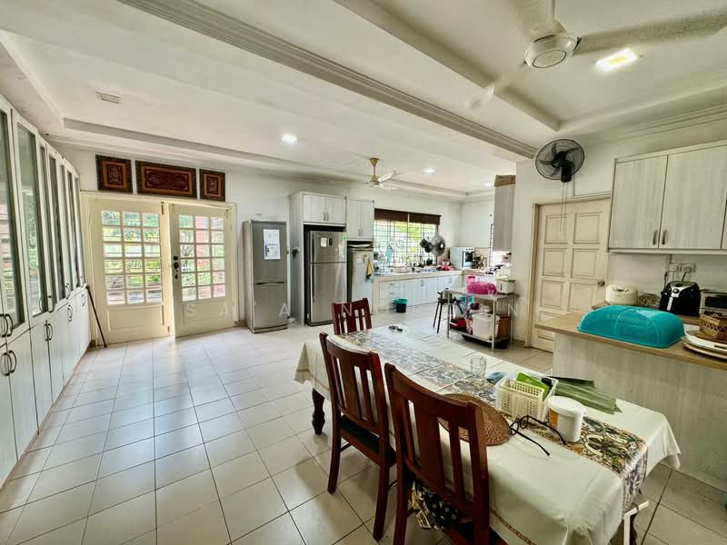 Bungalow House for Sale in Seksyen 12 (Shah Alam) - Sa'a Nordin - Kitchen - PropertyGuru.com.my