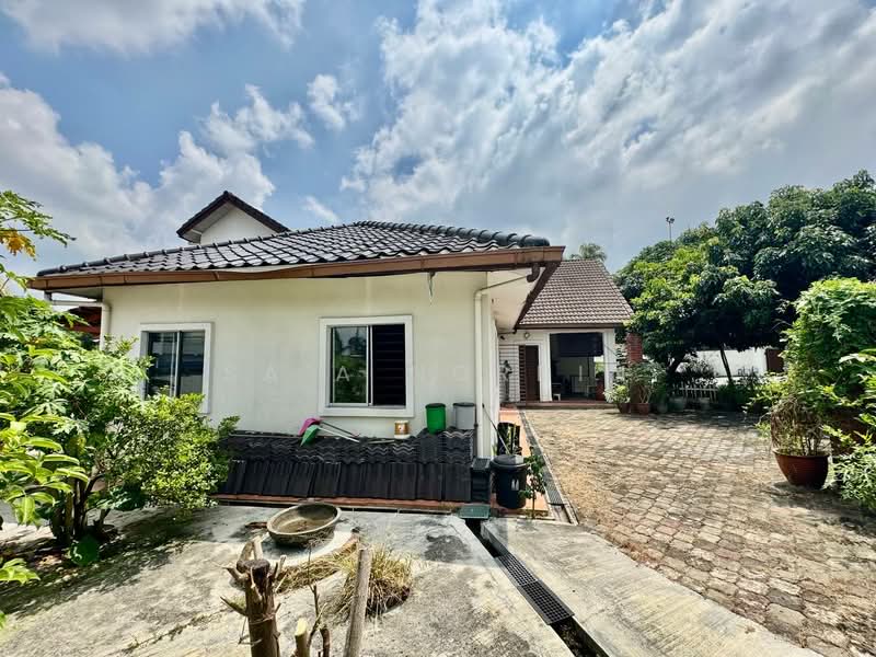 Bungalow House for Sale in Seksyen 12 (Shah Alam) - Sa'a Nordin - Exterior - PropertyGuru.com.my